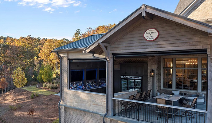 Assorted Rusty Putter golf clothing